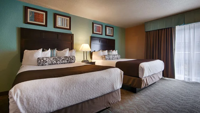 غرفة قياسية بسريرين كوين لذوي الإعاقة، Best Western Plus Bayshore Inn 4/7