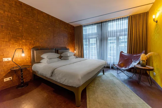 غرفة كومفورت بسرير كوين، Hotel V Nesplein 1/5