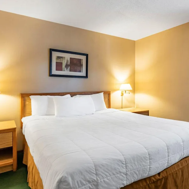 جناح ديلوكس بسرير كينج بجاكوزي للمدخنين، Americas Best Value Inn Suites St Marys 1/5