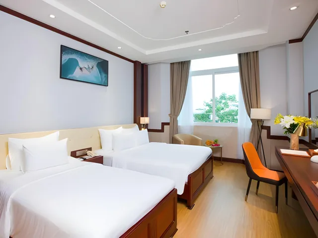 غرفة سوبيريور ثلاثية بسريرين كوين بإطلالة على المدينة، Van Phat Riverside Hotel 1/4