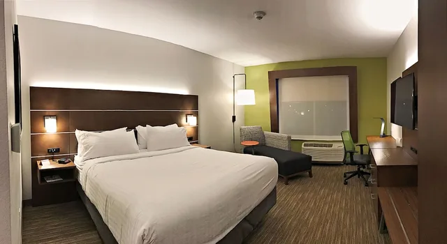 جناح بسرير كوين، HOLIDAY INN EXPRESS & SUITES STERLING 1/1