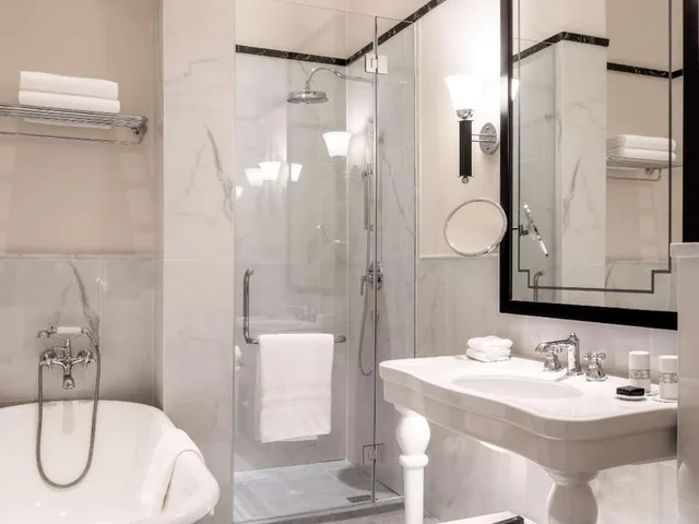 Landmark, Suite, Queen and Twin Beds، Raffles Hotel Le Royal 5/6