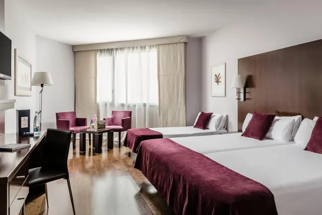 غرفة بسرير مزدوج مع سرير إضافي، Eurostars Reina Felicia 1/6