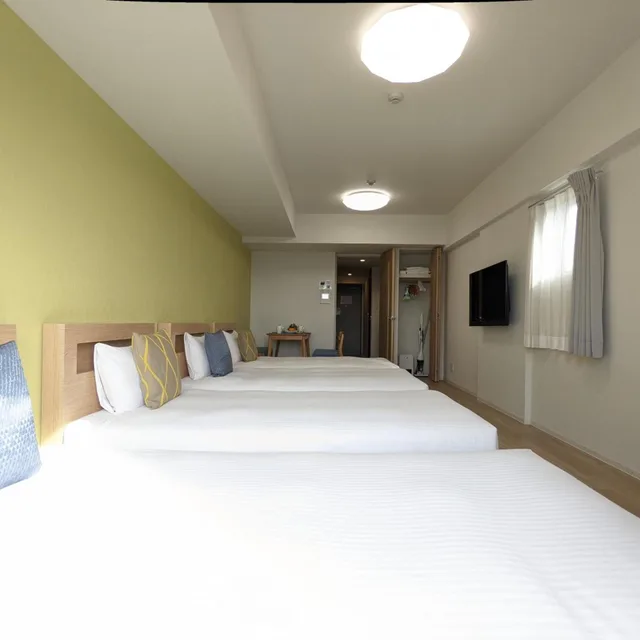 غرفة رباعية بشرفة، ESLEAD HOTEL Namba South III 2/9