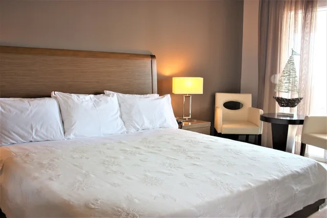 Room, King Bed, Jetted Tub, Cariatis Hotel 1/2