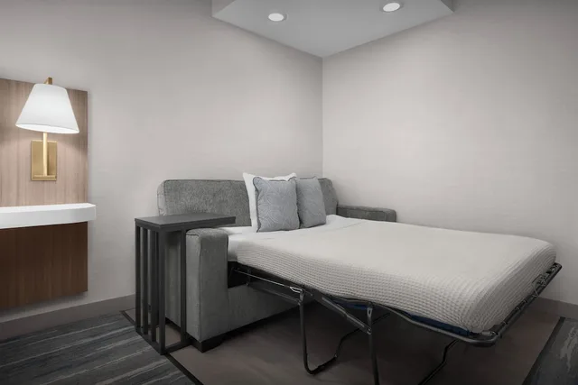 Study, King Bed, Sofa, Hampton Inn Ithaca 6/10