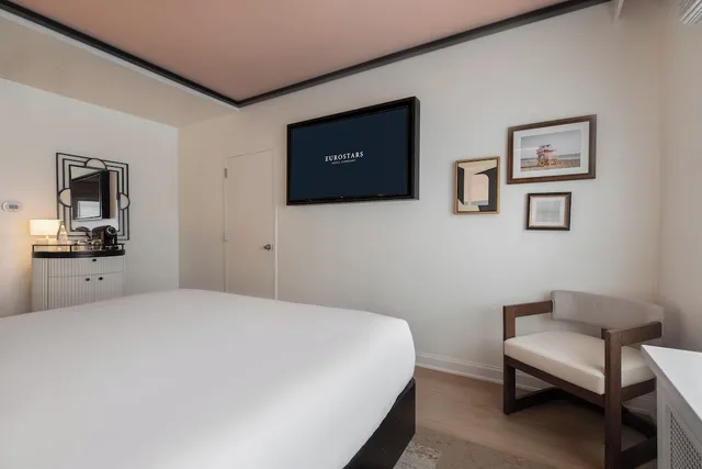 غرفة بريميوم مفردة بسرير كوين بإطلالة جزئية على البحر، Eurostars Winter Haven 1/7