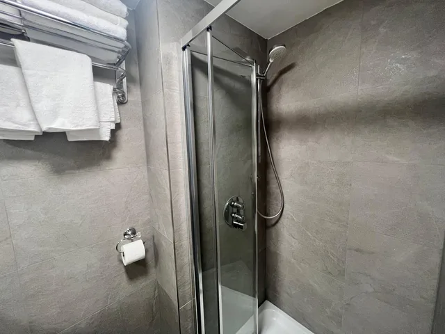 كابينة مفردة، Hotel Cavendish 5/5