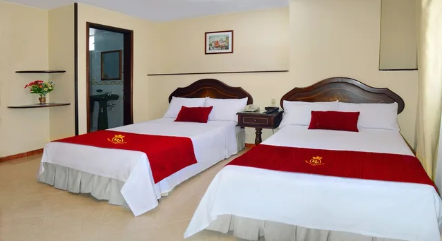 Standard, Twin Beds, Plaza Versalles S.A 1/3
