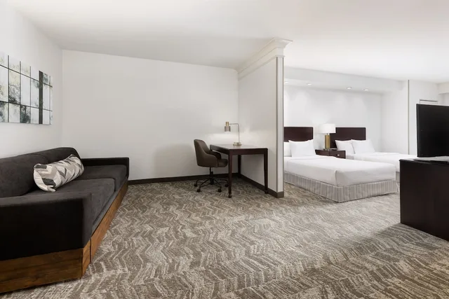جناح مع أريكة لذوي الإعاقة، Springhill Suites Fresno 2/4