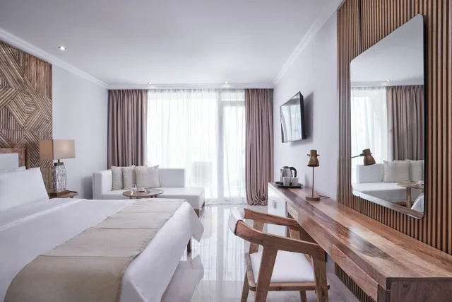 Superior, Double Bed, Lateral Side Sea View، Mythos Palace Resort - Adults only 2/4