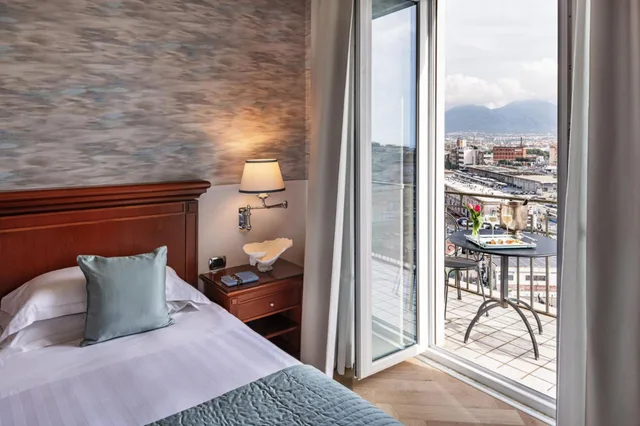جناح بسرير كوين، Starhotels Terminus 2/10
