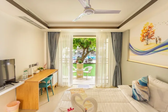 Superior, Queen Bed, Pool View, Mermaid S Beach Resort Jomtien 7/10