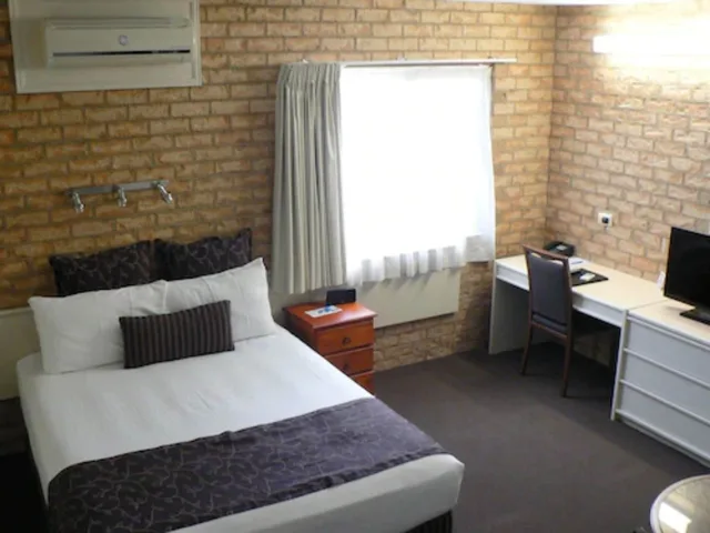 غرفة قياسية بسرير كوين، Quality Hotel Robertson Gardens 3/8