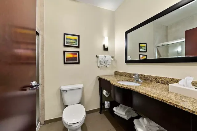جناح، Comfort Suites Corpus Christi Central 10/10