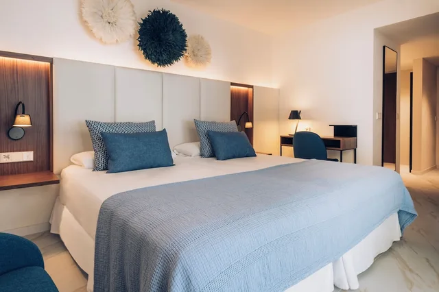 غرفة سوبيريور بشرفة مفردة بسريرين منفصلين، Iberostar Selection Playa De Muro Village 5/10