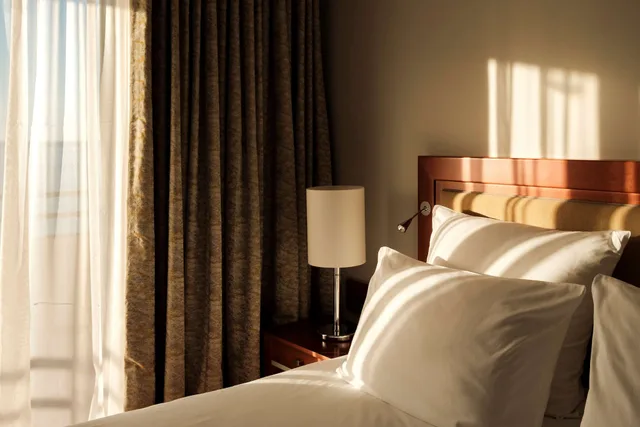 غرفة عائلية بسريرين كينج بشرفة، Radisson Blu Resort Malta St Julians 3/5