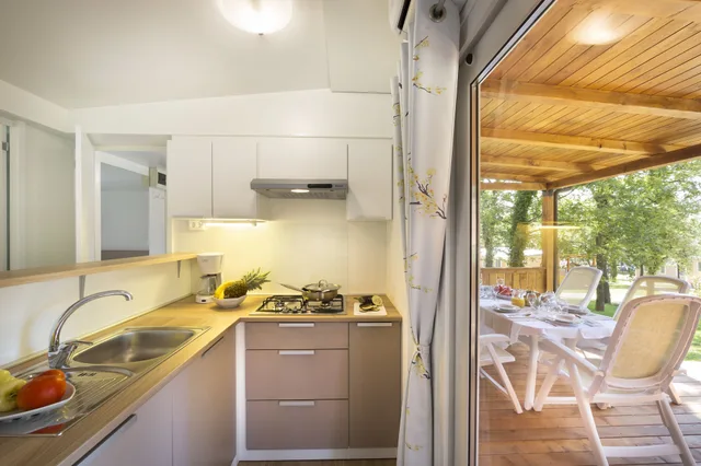 Mobile Home, Family, 1 Queen and 4 Single Beds, Sofa, Terrace، Mobile Homes Valkanela 4/4