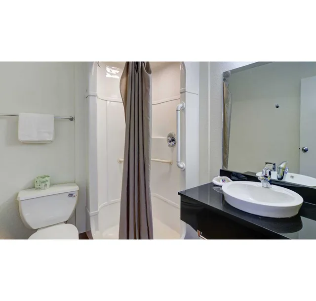 غرفة بسرير مزدوج لذوي الإعاقة، Motel6 Casper, WY 4/4