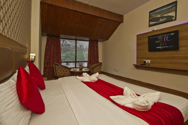 1 Bedroom, Superior, Studio, Single Bed, Mountain View, Smoking, Hotel Sitara International 3/5