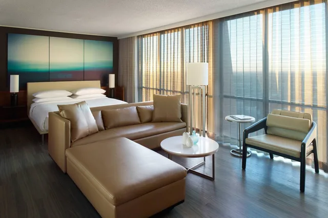 جناح تنفيذي بسرير كينج، Atlanta Marriott Marquis 1/5