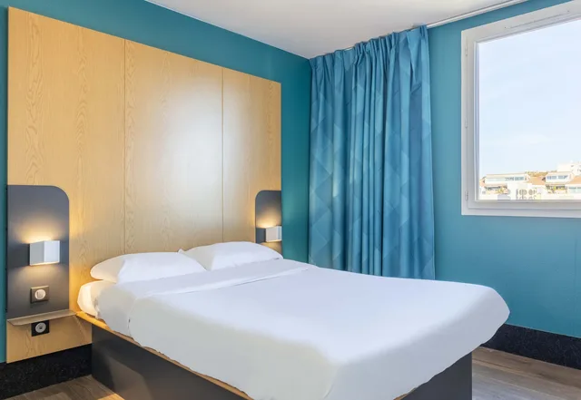 غرفة قياسية بسرير مزدوج، B&B HOTEL MARTIGUES Port de Bouc 1/2