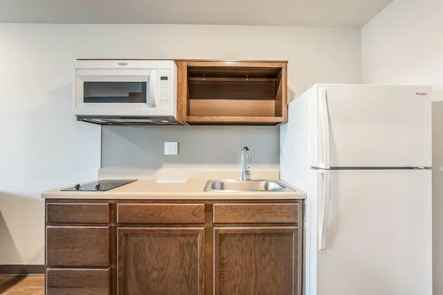 غرفة قياسية بسرير كينج، WoodSpring Suites Chicago Midway 6/6