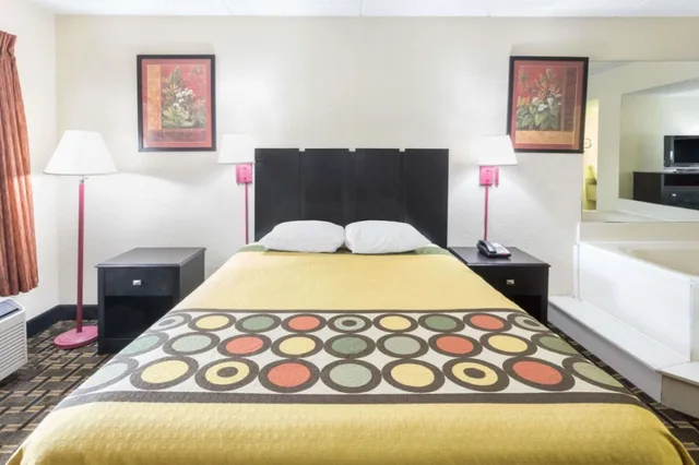 غرفة بسرير كوين للمدخنين، Super 8 by Wyndham Decatur/Lithonia/Atl Area 1/2