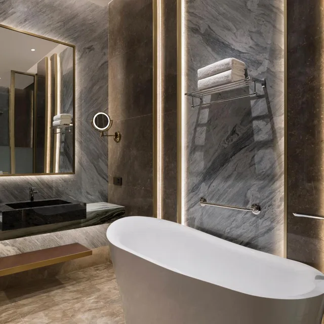 Ambassador, Suite, King Bed، Velero Doha 2/5