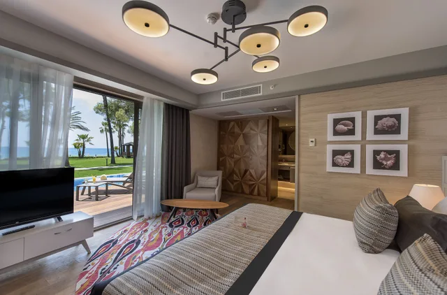 Swim Up, Queen Bed, Sofa، Acanthus and Cennet Barut Collection 2/5