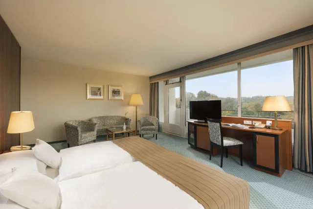 غرفة كومفورت بسرير كينج، Maritim Bellevue Kiel Hotel 1/1