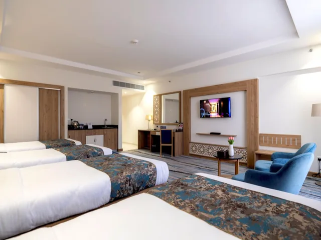 غرفة ديلوكس رباعية بأربعة أسرّة، فندق وأجنحة تايم ربا(TIME Ruba Hotel & Suites) 1/10