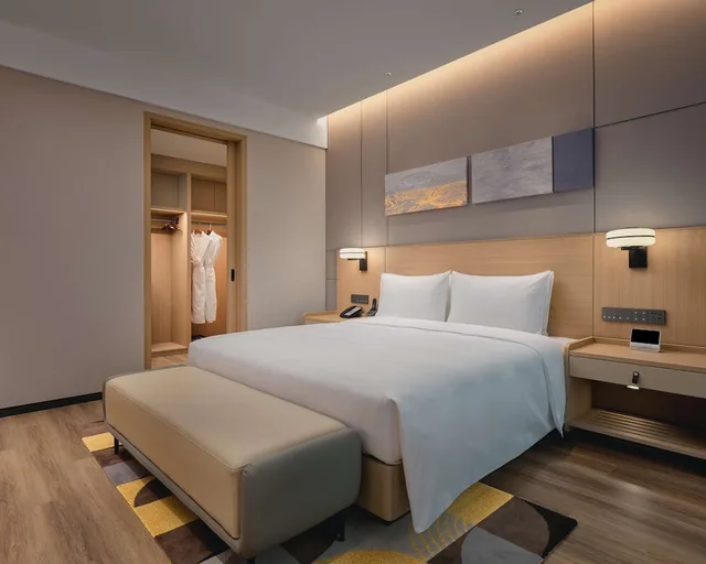 1 Bedroom, Suite, King Bed, Park View, Hyatt Place Chengdu Bio-Town 1/3