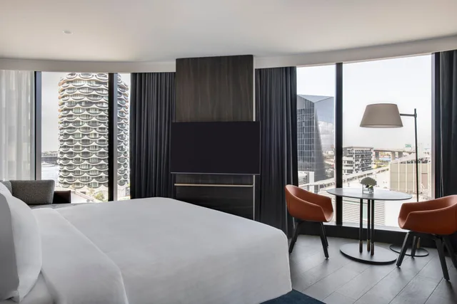 غرفة كلوب بسرير مزدوج بحوض استحمام، Melbourne Marriott Hotel Docklands 2/3