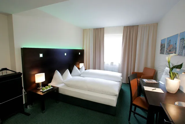 غرفة كومفورت بسرير كوين، Flemings Hotel Munchen Schwabing 4/10
