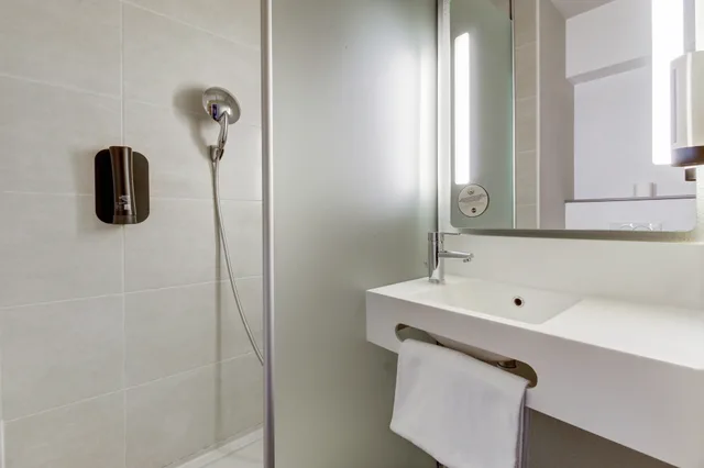 غرفة قياسية بسريرين منفصلين، B&B Hotel Marseille Prado Velodrome 3/3