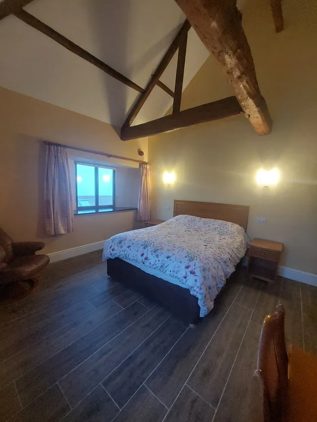 شقة بسريرين كينج وسرير فردي بغرفتي نوم مع أريكة، Padley Farm B&B 9/10