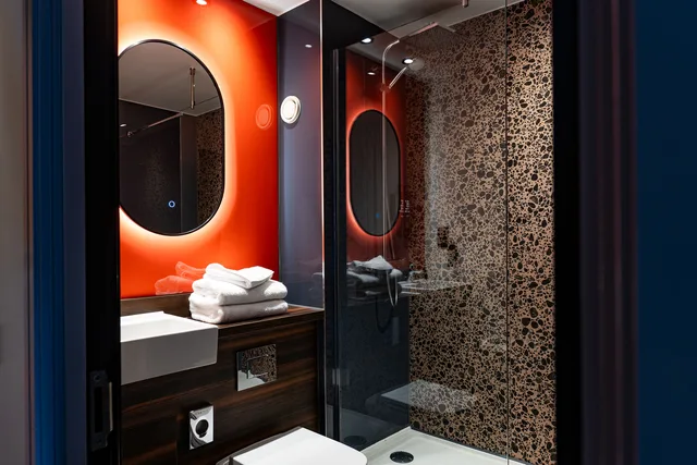 غرفة قياسية بسرير مزدوج، Village Leeds North Hotel Leisure Club 8/9