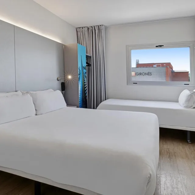 غرفة بسرير مزدوج مع سرير إضافي، B&B HOTEL Girona 2 4/7