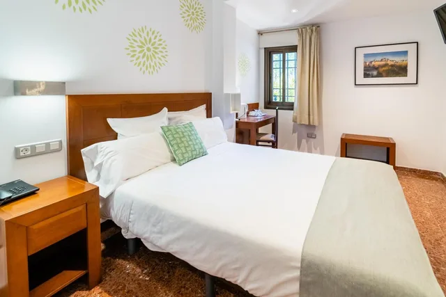 غرفة بسرير مزدوج بإطلالة في الطابق الأرضي، Hotel Riad Arruzafa 3/4