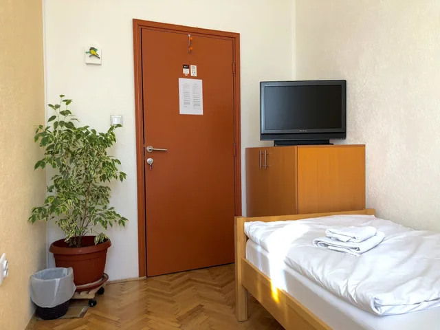 غرفة بإطلالة على المدينة مفردة بسرير فردي بحمام مشترك، Hostel Pigeon Square 2/5