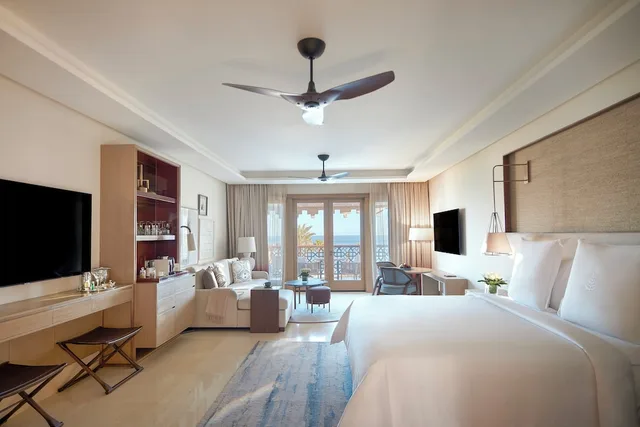 غرفة بريميير بسرير كينج بإطلالة على البحر، Four Seasons Resort Sharm El Sheikh 3/8