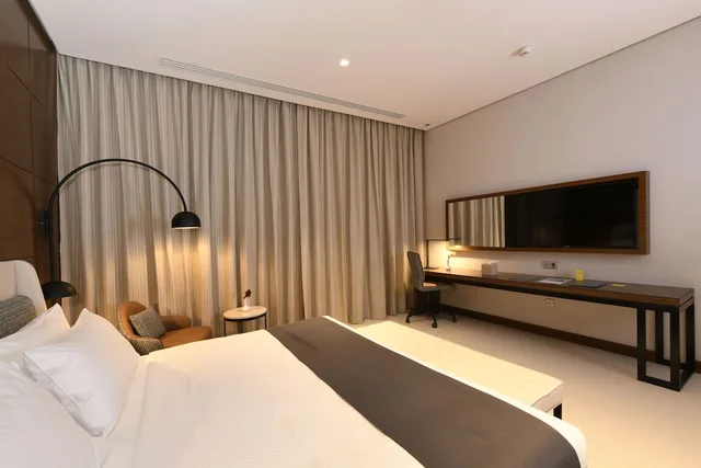 غرفة سوبيريور بسرير كينج، فندق جولدن توليب الرياض(Golden Tulip Riyadh) 2/8