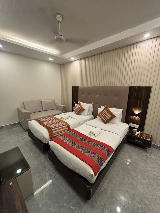 غرفة بريميير، Hotel Surya International 2/3