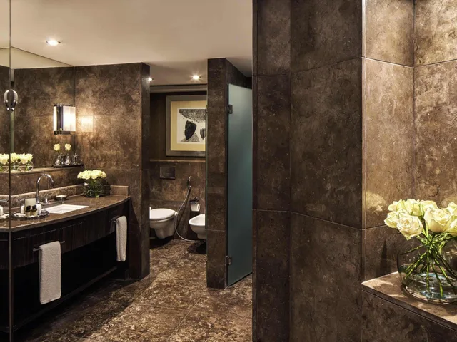 Signature, Fairmont Gold, Lounge Access، Fairmont Nile City Hotel 5/6