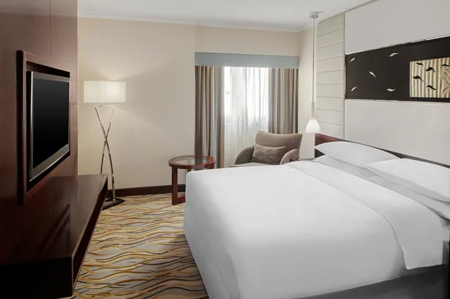 جناح جونيور بسرير كينج بغرفة نوم واحدة، فور بوينتس من شيراتون رياض الخالدية(Four Points By Sheraton Riyadh Khaldia) 1/4