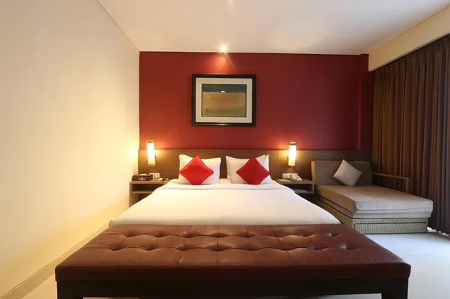 غرفة غراند ديلوكس بسرير كينج في طابق مرتفع، Grand La Walon Hotel 1/2