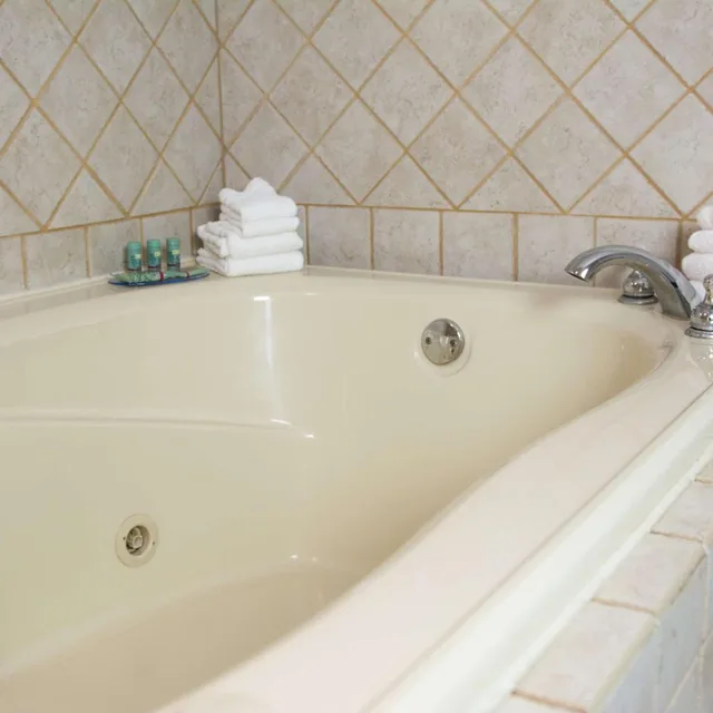 غرفة بسرير كينج بجاكوزي، Best Western Hunt's Landing Hotel Matamoras/Milford 7/10