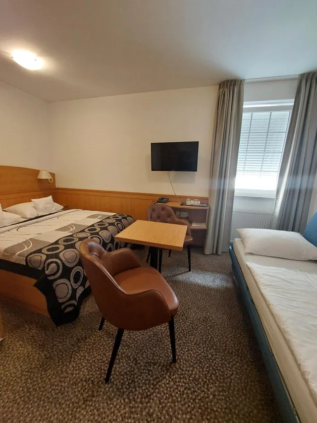 غرفة ثلاثية بسرير مزدوج، Hotel Avion 10/10