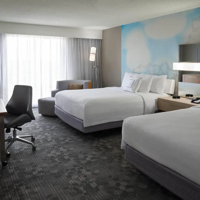 Room, King Bed, 2 Queen Beds, Airport View، Courtyard Marriott Toronto Airport 1/2